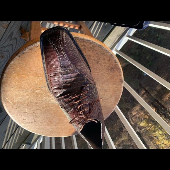 Hello I’m selling a pair of Belvedere Alligator shoes. main image 5
